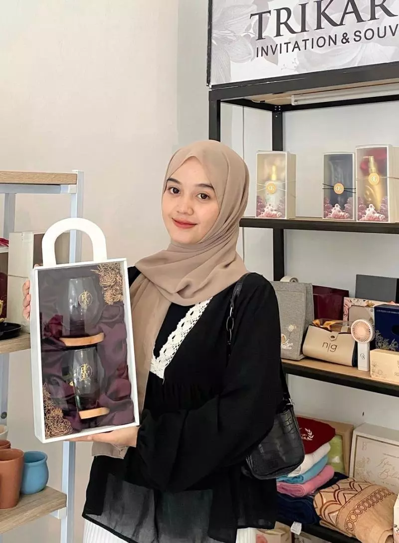 Mengapa Memilih Trikarta Invitation & Souvenir?