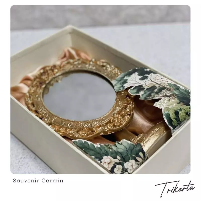 Souvenir Cermin