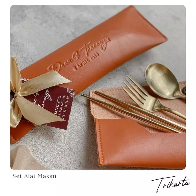 Set Alat Makan Travel