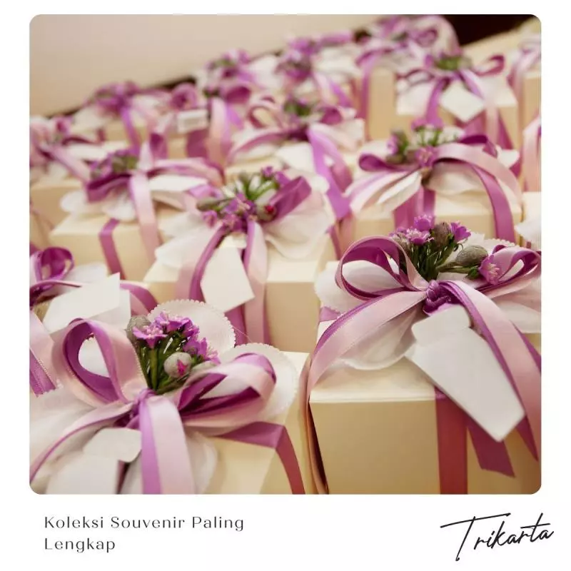 1. Koleksi Souvenir Paling Lengkap dan Terupdate 