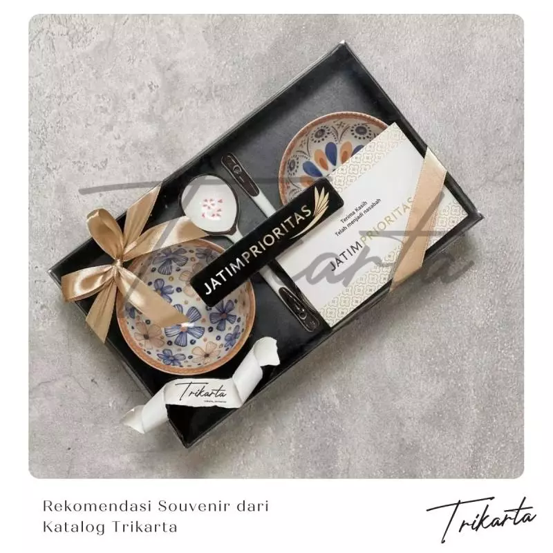 Rekomendasi Souvenir dari Katalog Trikarta