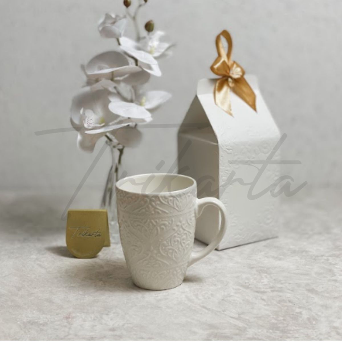 mug keramik putih emboss