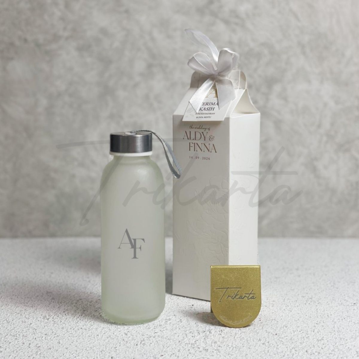 botol kaca doff paperbox embos putih 13011353510