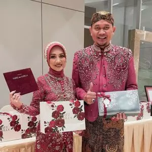 souvenir pernikahan artis