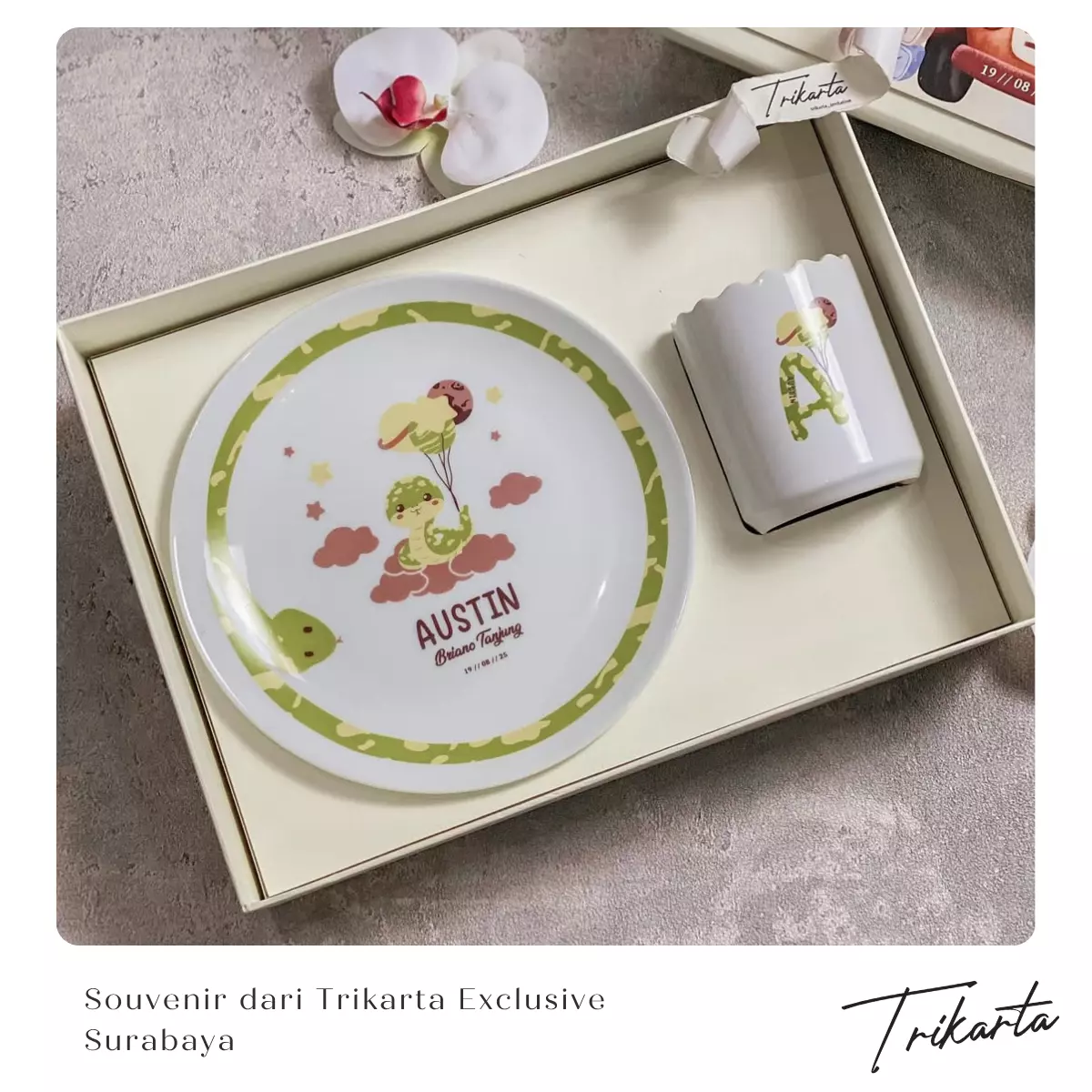 Souvenir dari Trikarta Exclusive Surabaya