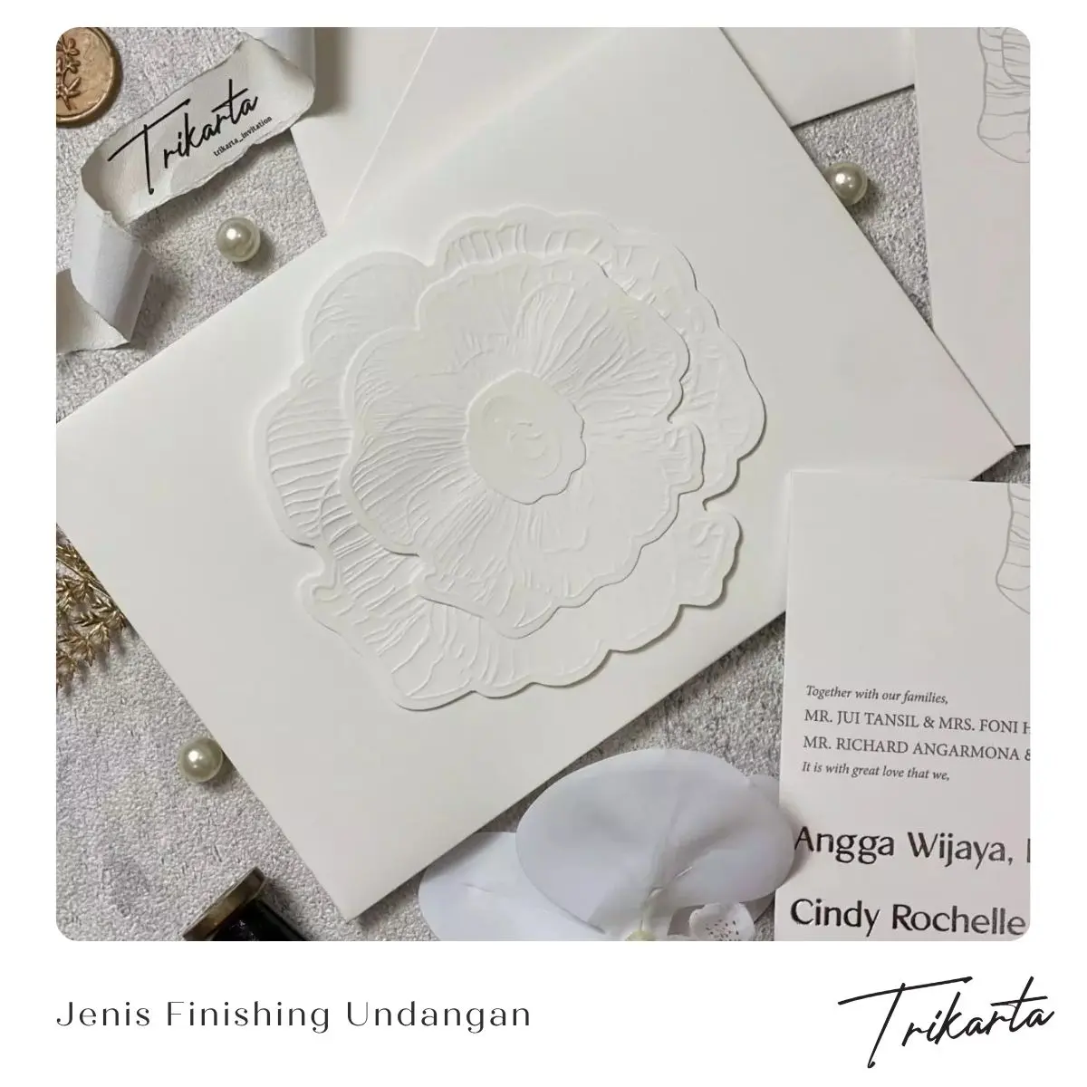Perbedaan Foil, Emboss, dan UV pada Undangan Pernikahan