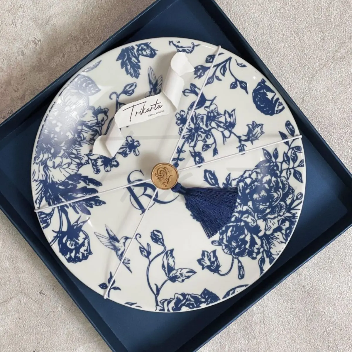 Piring Moon 10,5 inch Custom Design