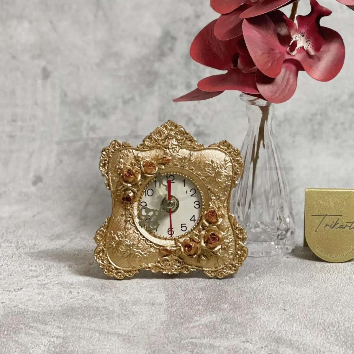 Jam Meja Kotak Classic