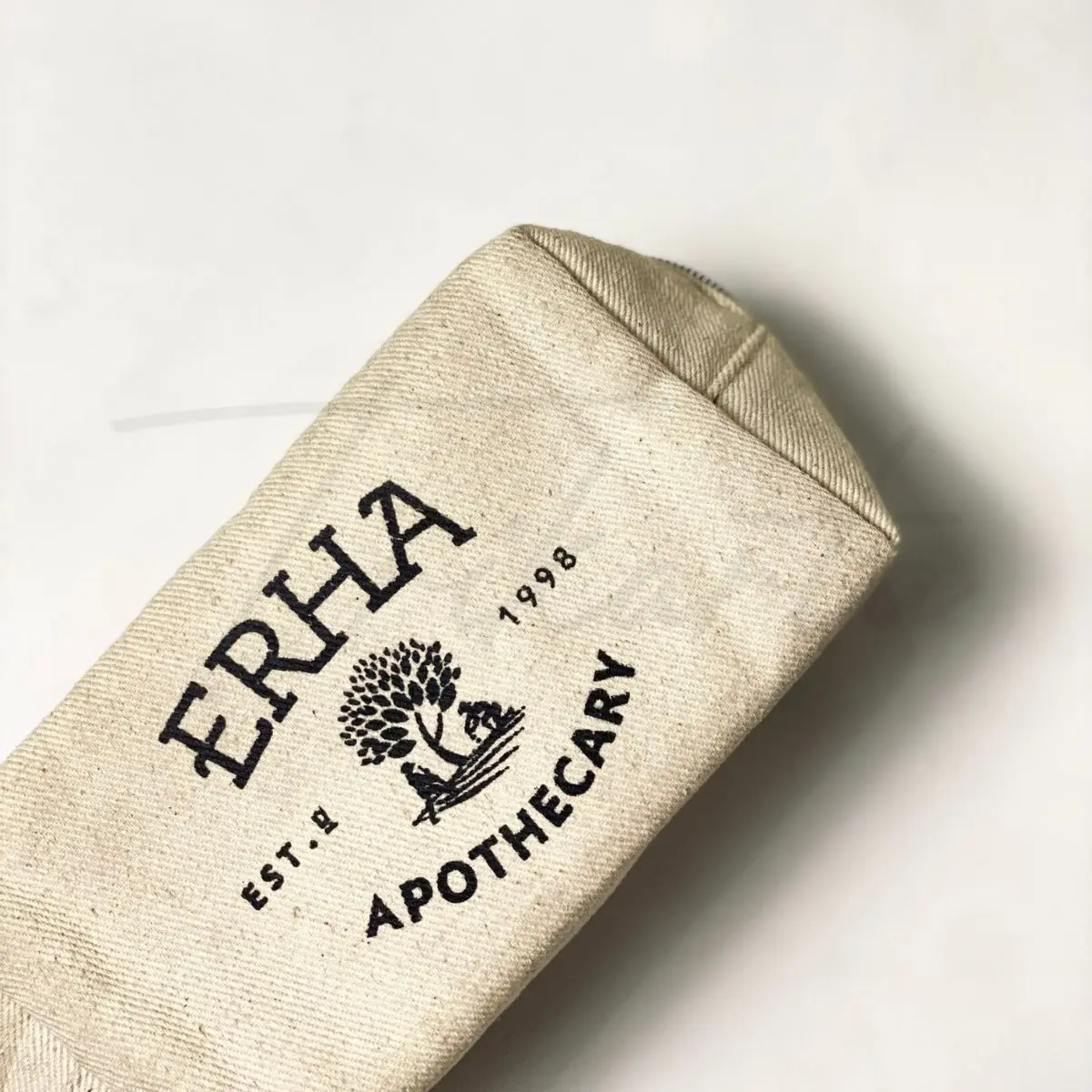 Pouch Erha Apothecary