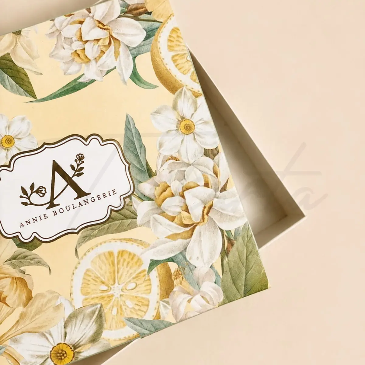 Kardus Annie Cake
